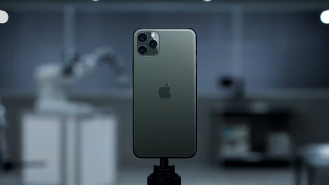 iPhone 11 Pro Max hét giá 50 triệu vẫn có người mua, iPhone 11 giá rẻ lại chẳng ai đoái hoài - Ảnh 2.