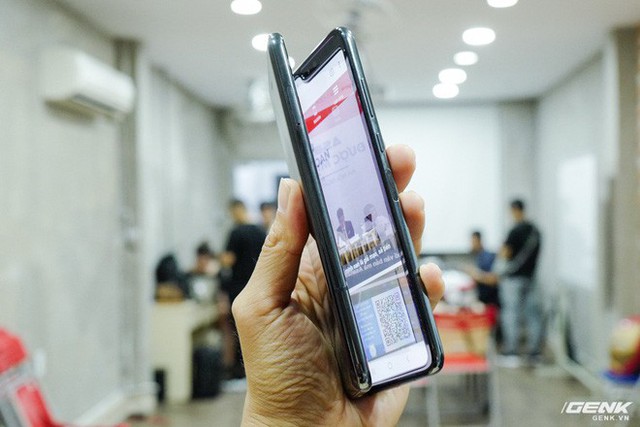 Quan tâm iPhone 11 làm gì, xem Galaxy Fold vừa mới về Việt Nam đây này! - Ảnh 9.