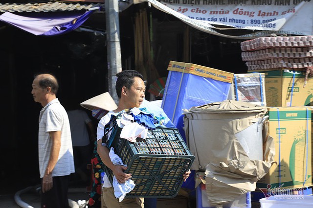 Tan hoang khu chợ lớn nhất Đông Anh, điêu đứng nhìn tài sản bị thiêu rụi - Ảnh 13.