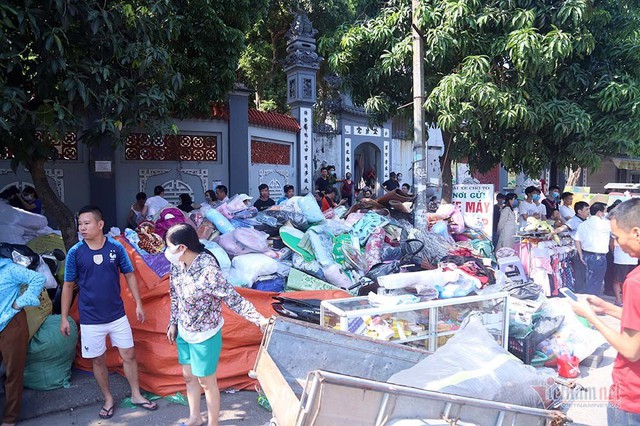 Tan hoang khu chợ lớn nhất Đông Anh, điêu đứng nhìn tài sản bị thiêu rụi - Ảnh 6.