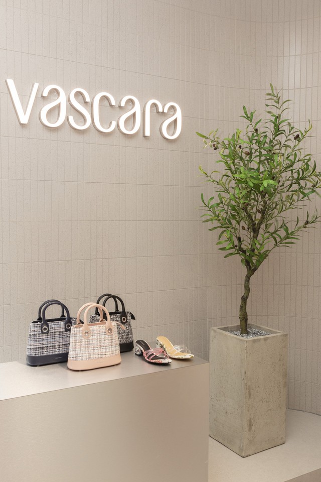 Sau 2 năm mua lại thời trang NEM, tập đoàn Nhật Stripe International vừa thâu tóm thêm chuỗi 134 cửa hàng giày túi Vascara đình đám ở Việt Nam - Ảnh 2.