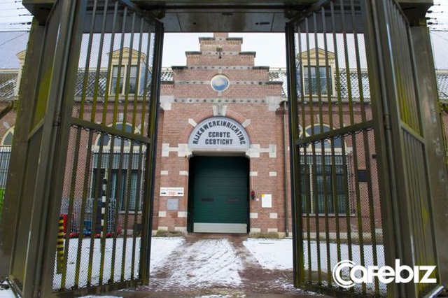 Chuyện lạ: Hà Lan quá thiếu tù nhân, phải rao bán trại giam hoặc biến thành nơi ở cho người nhập cư - Ảnh 3.