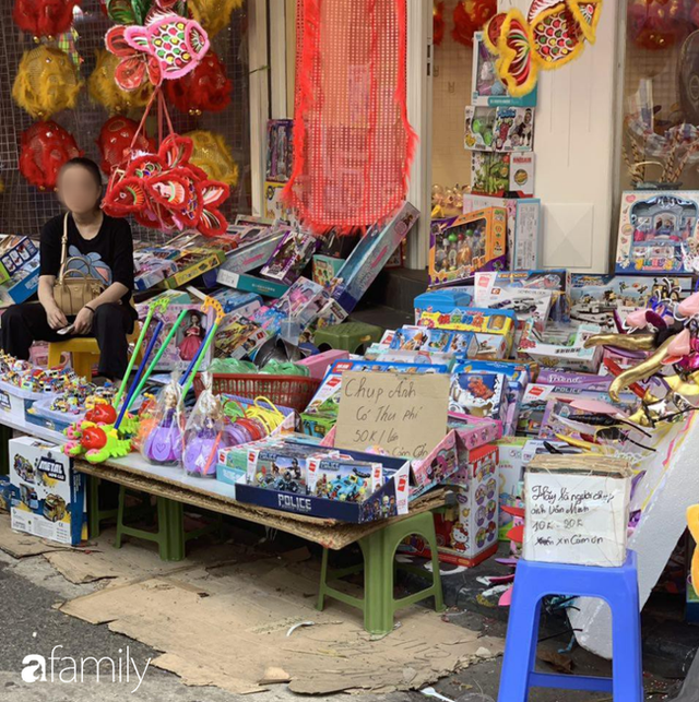Từ giờ đến phố Hàng Mã vui chơi, chụp ảnh nếu không cẩn thận dễ mất tiền phạt cả trăm nghìn như chơi!? - Ảnh 8.
