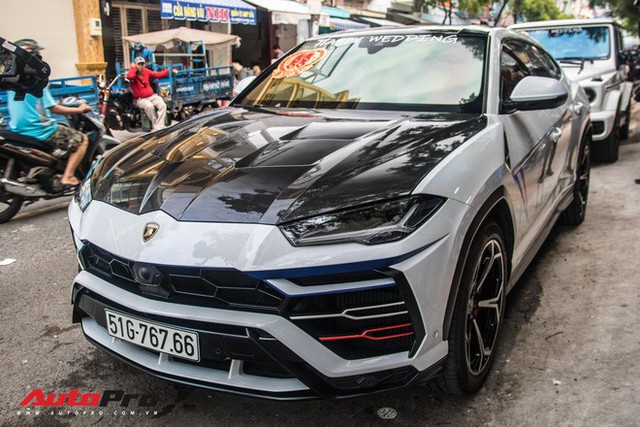 Minh Nhựa ngồi đầu xe Lamborghini Urus dẫn dầu dàn xe hơn 100 tỷ đồng phục vụ đám cưới cô con gái - Ảnh 4.