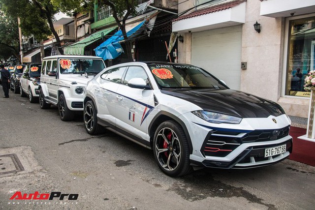 Minh Nhựa ngồi đầu xe Lamborghini Urus dẫn dầu dàn xe hơn 100 tỷ đồng phục vụ đám cưới cô con gái - Ảnh 5.