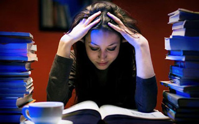 Thức khuya: Con đường từ giường tới nghĩa địa ngắn nhất Thức khuya: Con đường từ giường tới nghĩa địa ngắn nhất