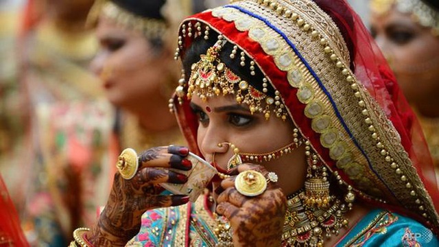 Đám cưới ở Ấn Độ thay đổi thời kinh tế lao đao - Ảnh 1.
