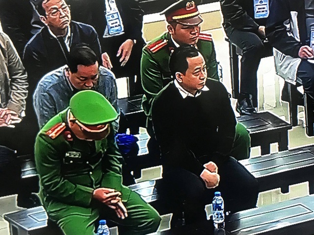  Phan Văn Anh Vũ bị tuyên 25 năm tù, 2 cựu Chủ tịch Đà Nẵng lĩnh 12 và 17 năm tù - Ảnh 3.