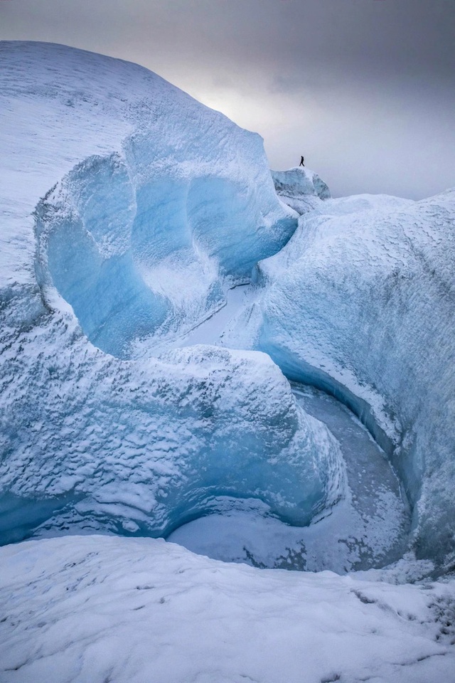 Loạt ảnh cực quang đẹp đến choáng ngợp ở đảo Greenland khiến người xem tưởng như đang lạc ra ngoài không gian - Ảnh 4.