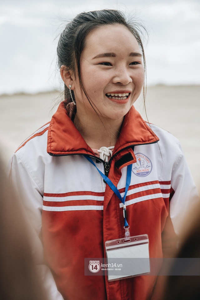 Chuyện buồn phía sau ngôi trường trên mây đẹp nhất Việt Nam: Đi bộ hàng cây số đến trường, con cái học quá giỏi lại trở thành gánh nặng cho cha mẹ - Ảnh 7.