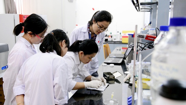  PGS.TS 8X của Việt Nam lọt top 100 nhà khoa học hàng đầu châu Á: “Đừng nghĩ làm nghiên cứu là gạt tiền ra khỏi đầu, không có kinh tế sẽ khó theo đuổi nghề!” - Ảnh 8.