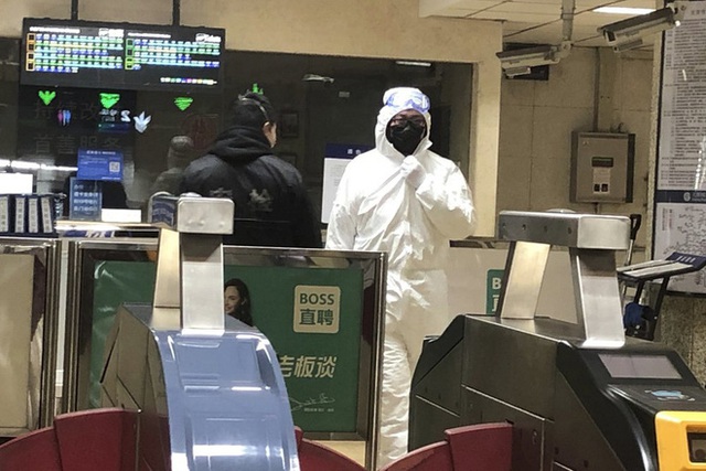  Bệnh viện chỉ trụ được 3-5 ngày, 30/31 tỉnh thành TQ đã dính virus nCov, lộ giá cắt cổ đào thoát Vũ Hán - Ảnh 1.