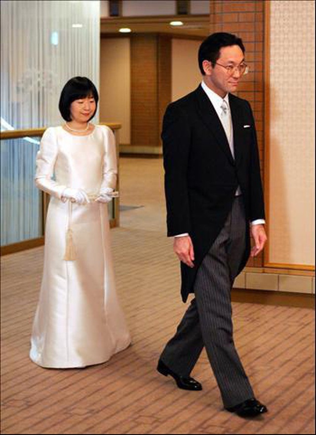 Không chỉ vợ chồng Meghan Markle, đã từng có nhiều thành viên Hoàng gia Châu Á cũng từ bỏ tước hiệu để thành thường dân - Ảnh 2.