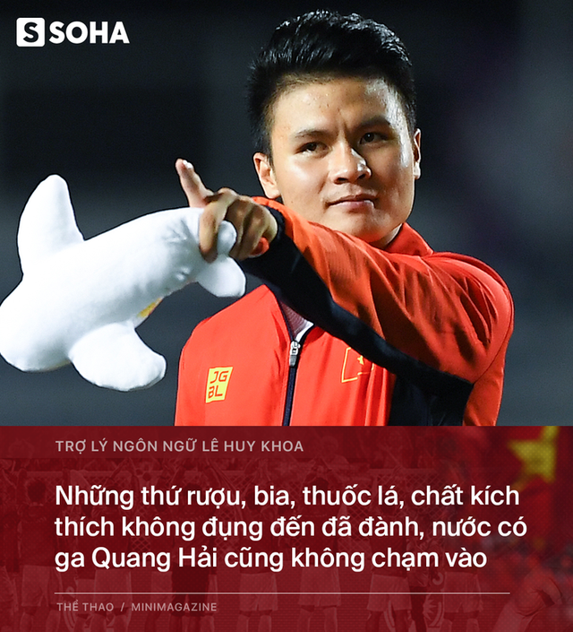  Trợ lý ngôn ngữ Lê Huy Khoa: Cởi đồ cầu thủ ra đi. Người đầy sẹo, chân biến dạng. Trời ơi, tội lắm - Ảnh 11.