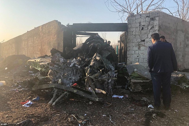  Rơi máy bay Boeing 737 ở Iran: Toàn bộ hành khách có thể đã tử nạn, Tehran bác bỏ giả thuyết phòng không bắn nhầm - Ảnh 2.