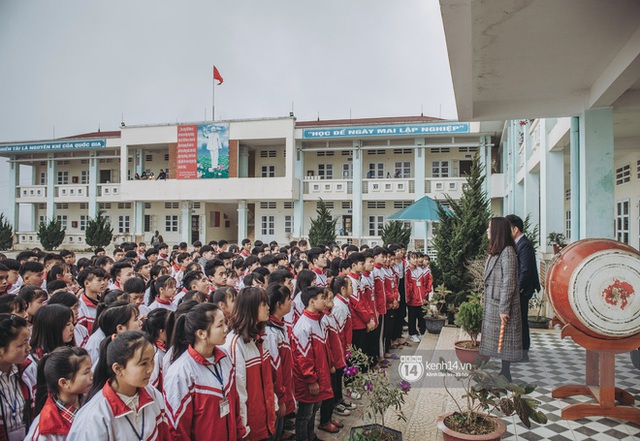 Cận cảnh ngôi trường trên mây đẹp nhất Việt Nam: Cảnh như lạc vào thiên đường nhưng cuộc sống học sinh lại đầy khốn khó - Ảnh 15.