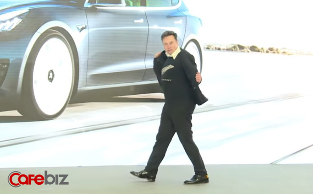 Khoảng thời gian hạnh phúc ngập tràn của Elon Musk: Vui vẻ nhảy múa trên sân khấu khi cổ phiếu Tesla thăng hoa, sắp đạt KPI vốn hóa 100 tỷ USD - Ảnh 1.