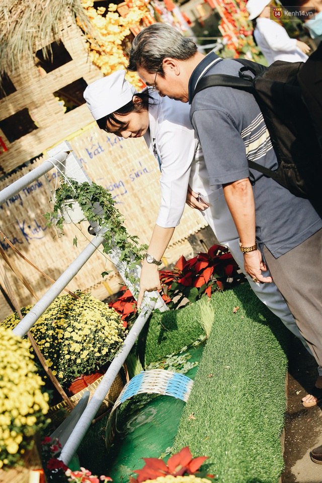 Khi các bác sĩ Sài Gòn chung tay thiết kế đường hoa xuân trong bệnh viện: Đem Tết đến thật gần cho người bệnh ở Chợ Rẫy - Ảnh 15.