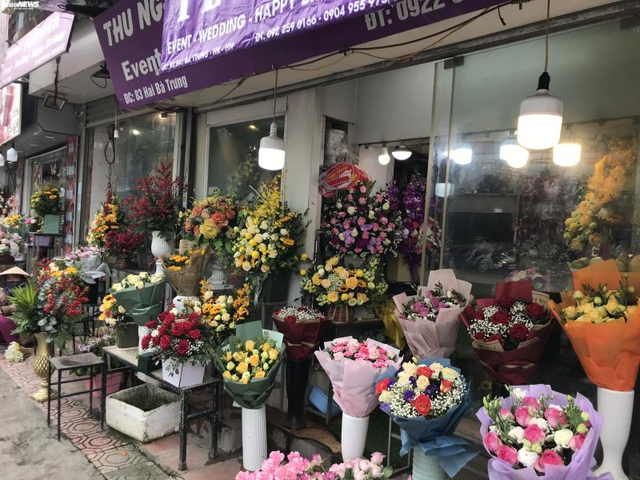 Valentine năm nay vắng bóng hoa Trung Quốc, cửa hàng lo thua lỗ - Ảnh 4.