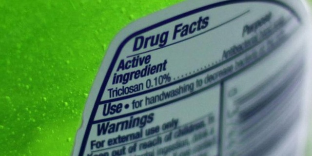 Phòng dịch Covid-19: Cách đọc thành phần nước rửa tay, tránh mua sản phẩm chứa một trong 28 chất cấm này - Ảnh 1.