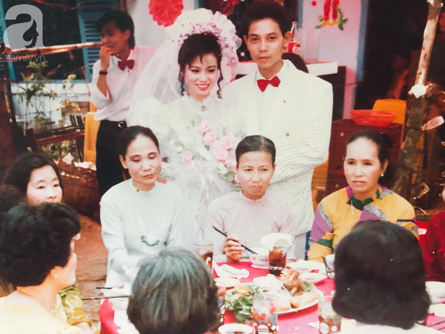 Người đàn ông Hà Nội mê đắm cô gái Sài Gòn 16 tuổi trong chuyến công tác mà nên vợ nên chồng, 26 năm bên nhau vẫn hạnh phúc nhờ bí quyết: Tất cả tài sản trong tay vợ - Ảnh 2.