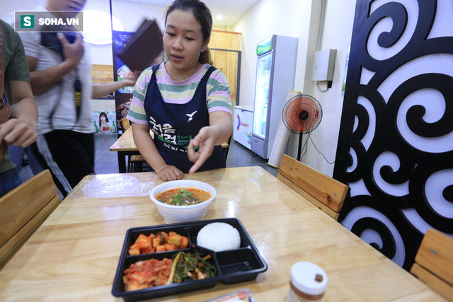  Quản lý nhà hàng ở Đà Nẵng ngỡ ngàng vì đồ ăn bị nhóm khách Hàn Quốc chê bai ăn uống tồi tệ - Ảnh 4.