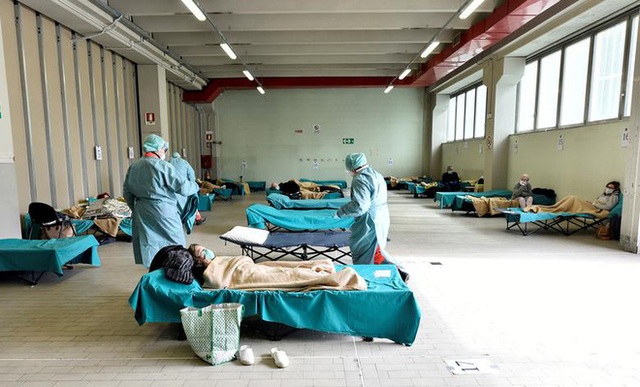 Trưởng khoa truyền nhiễm bệnh viện hàng đầu Italy: Cứ 5 phút lại có một ca mắc Covid-19, chúng tôi sắp không thể nhận thêm bệnh nhân - Ảnh 4.