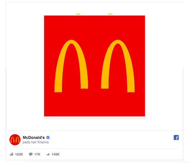 Tinh tế như McDonalds: Lặng lẽ để chữ M trong logo tách đôi ngầm nhắc nhở mọi người giữ khoảng cách tránh lây lan Covid-19 - Ảnh 1.