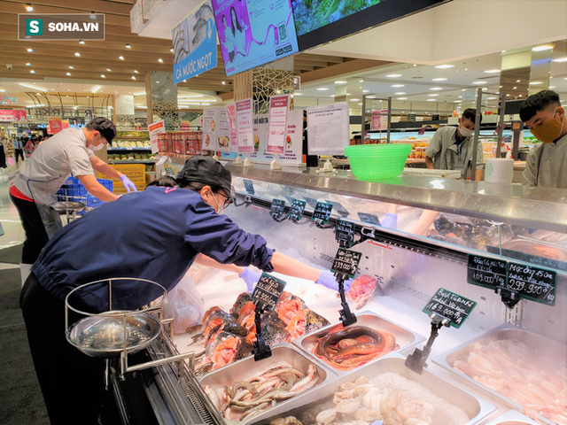  Chỉ trong 1 giờ, nhiều siêu thị ở Hà Nội bổ sung thần tốc nhu yếu phẩm cung ứng cho người dân - Ảnh 13.