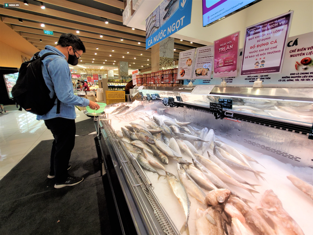  Chỉ trong 1 giờ, nhiều siêu thị ở Hà Nội bổ sung thần tốc nhu yếu phẩm cung ứng cho người dân - Ảnh 15.