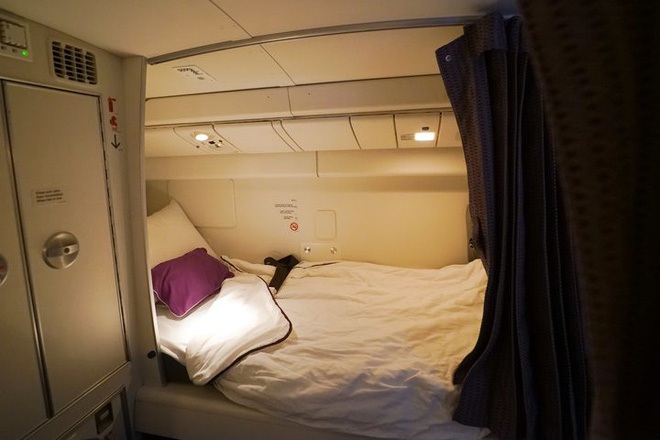 Phòng ngủ "bí mật" trên máy bay của tiếp viên hàng không và phi công trông như thế nào? - ảnh 8