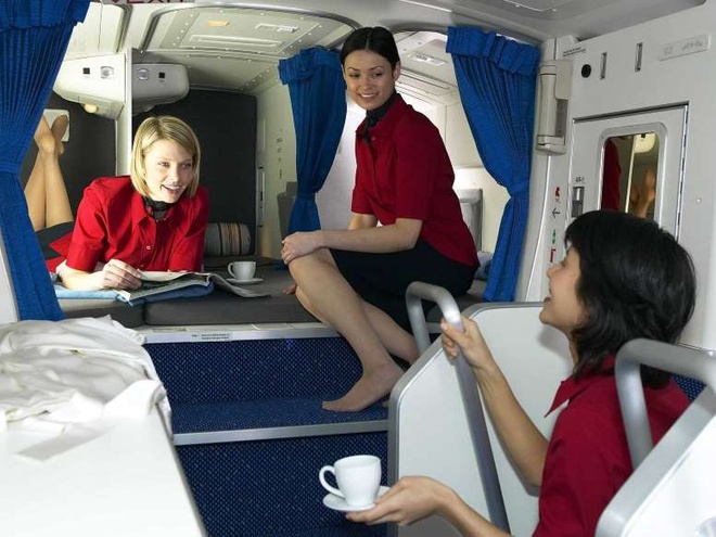 Phòng ngủ "bí mật" trên máy bay của tiếp viên hàng không và phi công trông như thế nào? - ảnh 9
