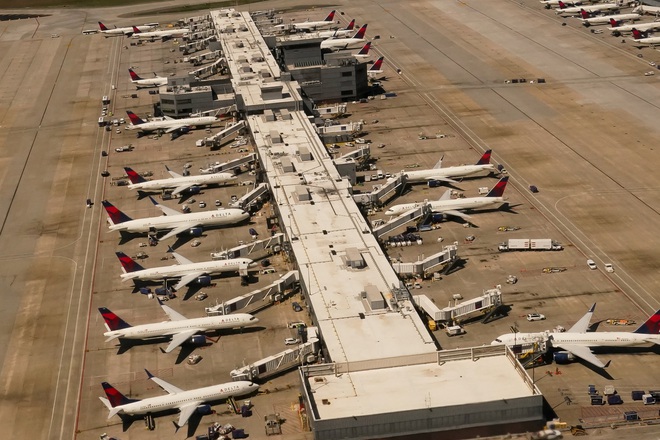 Sân bay Mỹ hỗn loạn vì sự cố ‘màn hình xanh’: American Airlines đã phải dừng tất cả các chuyến bay, vô số hành khách bị bỏ rơi- Ảnh 11.