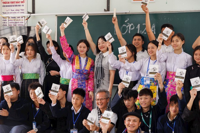 Hành trình Từ Trái Tim: Những cuốn sách mở ra con đường vượt đá, thắp sáng khát vọng vượt nghèo cho học sinh vùng cao - Ảnh 8.