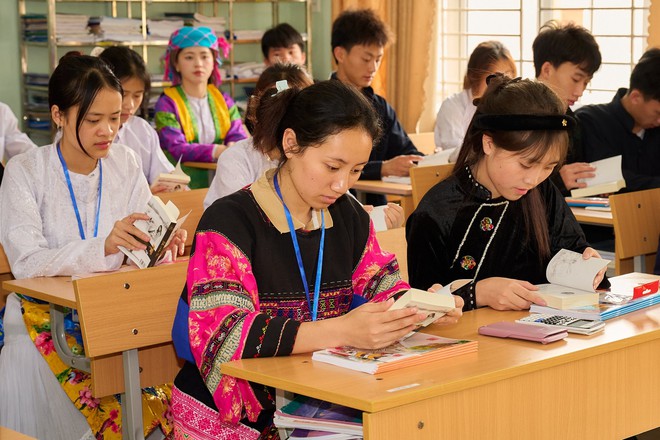 Hành trình Từ Trái Tim: Những cuốn sách mở ra con đường vượt đá, thắp sáng khát vọng vượt nghèo cho học sinh vùng cao - Ảnh 6.