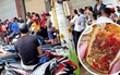 Hình ảnh xếp hàng mua bánh Trung thu gây bão mạng xã hội, chờ 2 - 3 tiếng vẫn về tay không là chuyện bình thường?