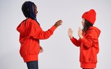 Mỏ vàng’ rác thải dệt may qua tay các nhà tái chế: Từ áo quần thời trang, nguyên liệu cho lò nung xi măng đến kem dưỡng da