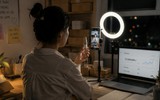 Từng kiếm vài chục triệu mỗi tháng sau giờ làm, vì sao hàng loạt người bán hàng online nay đồng loạt đóng cửa, nghỉ bán và"out game"?
