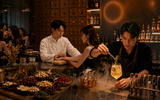 Giới trẻ Trung Quốc rủ nhau đi bar bắt mạch: Bác sĩ Trung y kê đơn, bartender pha "cocktail dưỡng sinh" riêng cho từng người