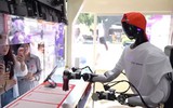 Robot vận hành cửa hàng ven đường tại Trung Quốc