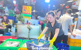 'Ngộp thở' khi giá thực phẩm leo thang