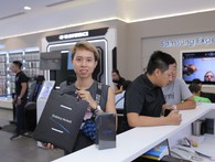 Đầy cảm xúc trong ngày trả hàng Galaxy Note 8: Hài lòng, tin tưởng và thoả mãn sau 2 năm chờ đợi Đầy cảm xúc trong ngày trả hàng Galaxy Note 8: Hài lòng, tin tưởng và thoả mãn sau 2 năm chờ đợi