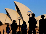 Mối hiểm họa tiềm tàng sau 26 năm tăng trưởng liên tiếp của Australia Mối hiểm họa tiềm tàng sau 26 năm tăng trưởng liên tiếp của Australia