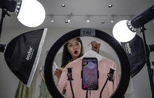 Chợ buôn quần áo ‘siêu to khổng lồ’ nhất Trung Quốc cấm livestream bán hàng, một mình chống lại cả xu hướng