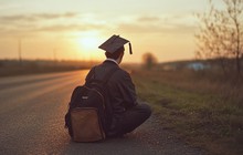 Học càng cao càng thất nghiệp vì DeepSeek, ChatGPT: Tầng lớp vô dụng trình độ cao, lỗi thời trước AI, rảnh rỗi càng lâu càng khó xin việc, không dám ghi trình độ thật vào hồ sơ