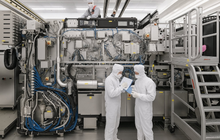 ASML định hình ngành chip nhờ cỗ máy 400 triệu USD: Lớn hơn xe buýt 2 tầng, để vận chuyển cần ít nhất 7 máy bay Boeing, hiện đang độc quyền trên thị trường