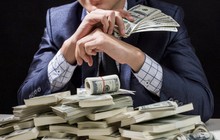 Bán hàng Trung Quốc không nhãn hiệu tại hơn 7.000 chi nhánh khắp thế giới, một công nhân thành tỷ phú nhờ chiến lược ‘đánh lừa thị giác’, sở hữu đến 2,4 tỷ USD