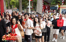 Chụp ảnh lấy ngay - hoạt động “hút khách” nhất tại booth Fandom Yêu Nước và trạm khách A80