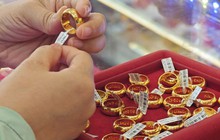 Giá vàng hôm nay 9/3: Giá giảm mạnh, người mua vàng nhẫn lỗ 9 triệu đồng/lượng sau 1 tuần