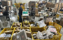 Chủ shop online ‘khóc ròng’: Có người bán trên Shopee, TikTok Shop phải ‘cõng’ gần 50% doanh thu cho các loại phí